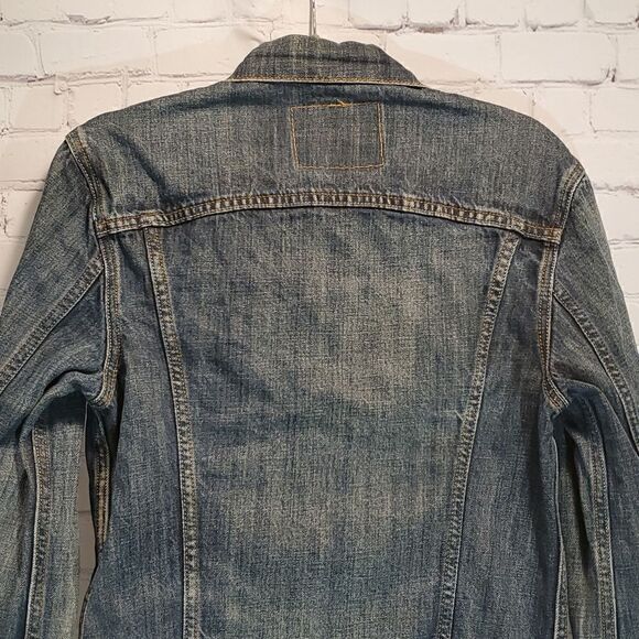 Women's Levi's denim button front trucker jacket - Picture 6 of 9